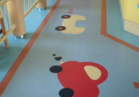 幼儿园地板
